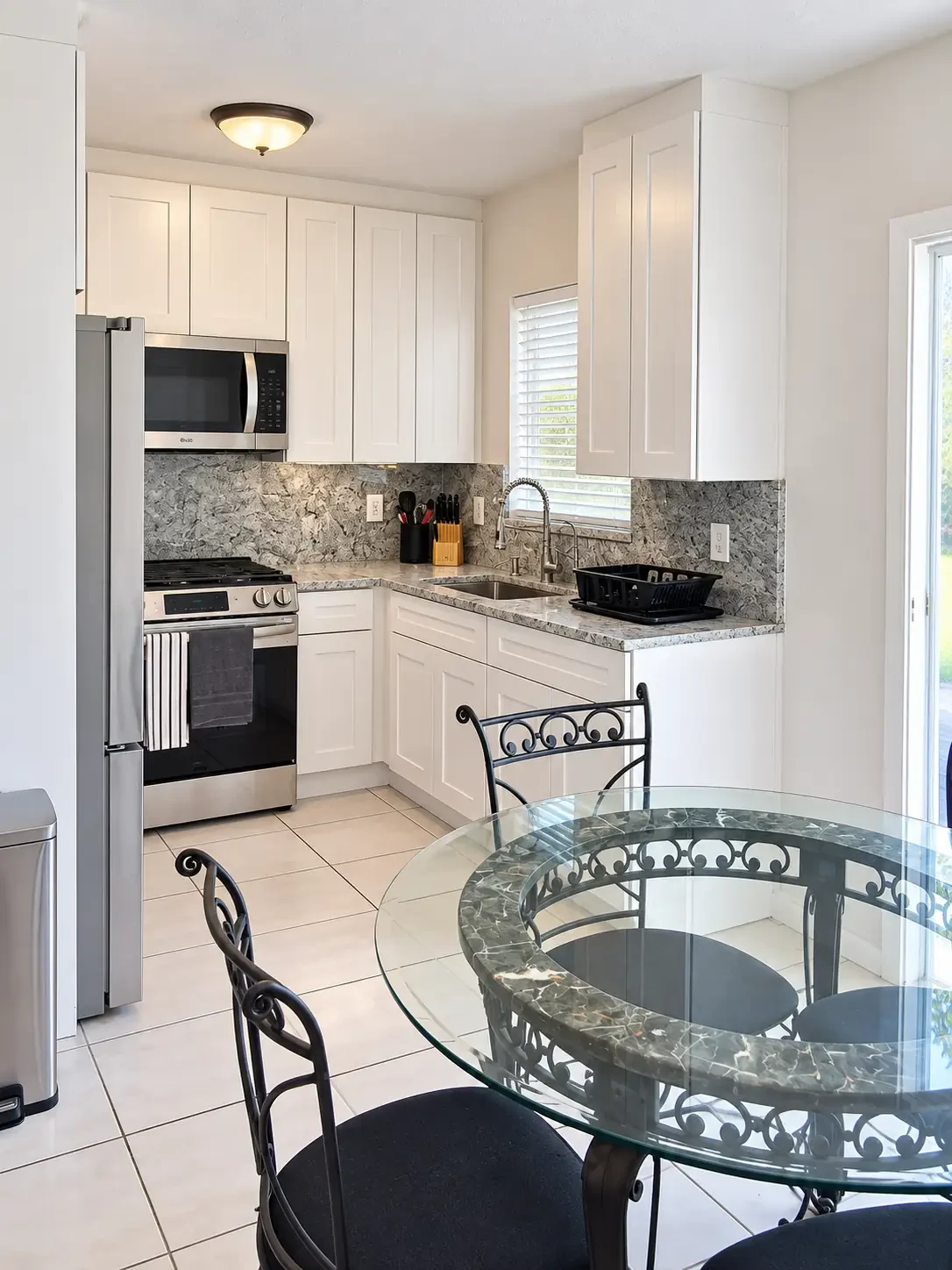 Kitchen and dining space in a supplied LeGrand Living home